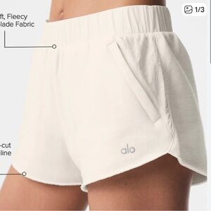 ALO Yoga Women's Cream Athletic Shorts